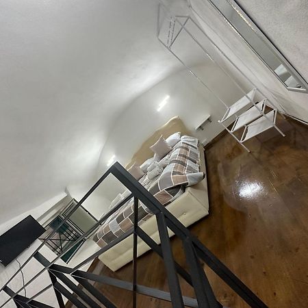 Апартаменти Aurora House Неаполь Екстер'єр фото